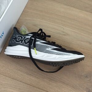 HOKA U Crescendo MD Track shoe